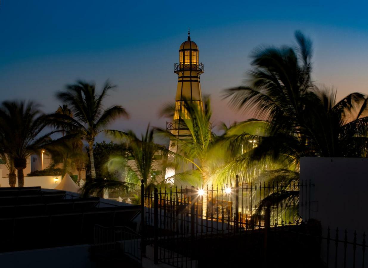 & The Lighthouse * Tias