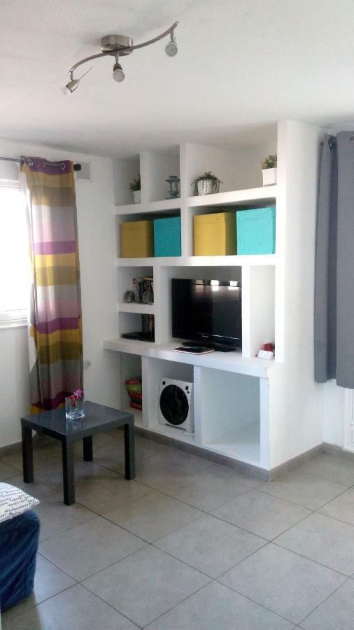 Bueno Apartment Tias
