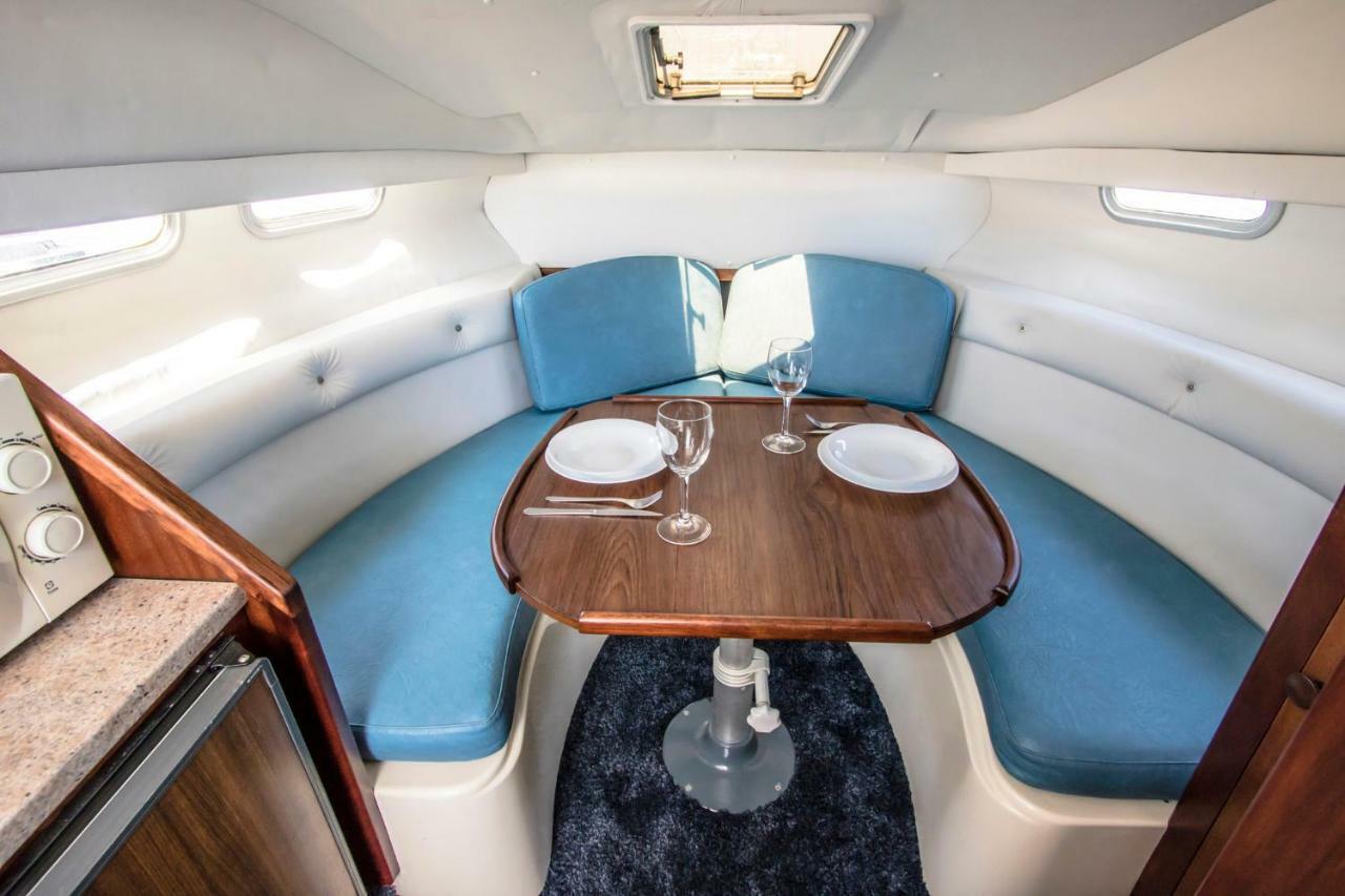 Cozy Boat To Unwind By The Ocean Botel *