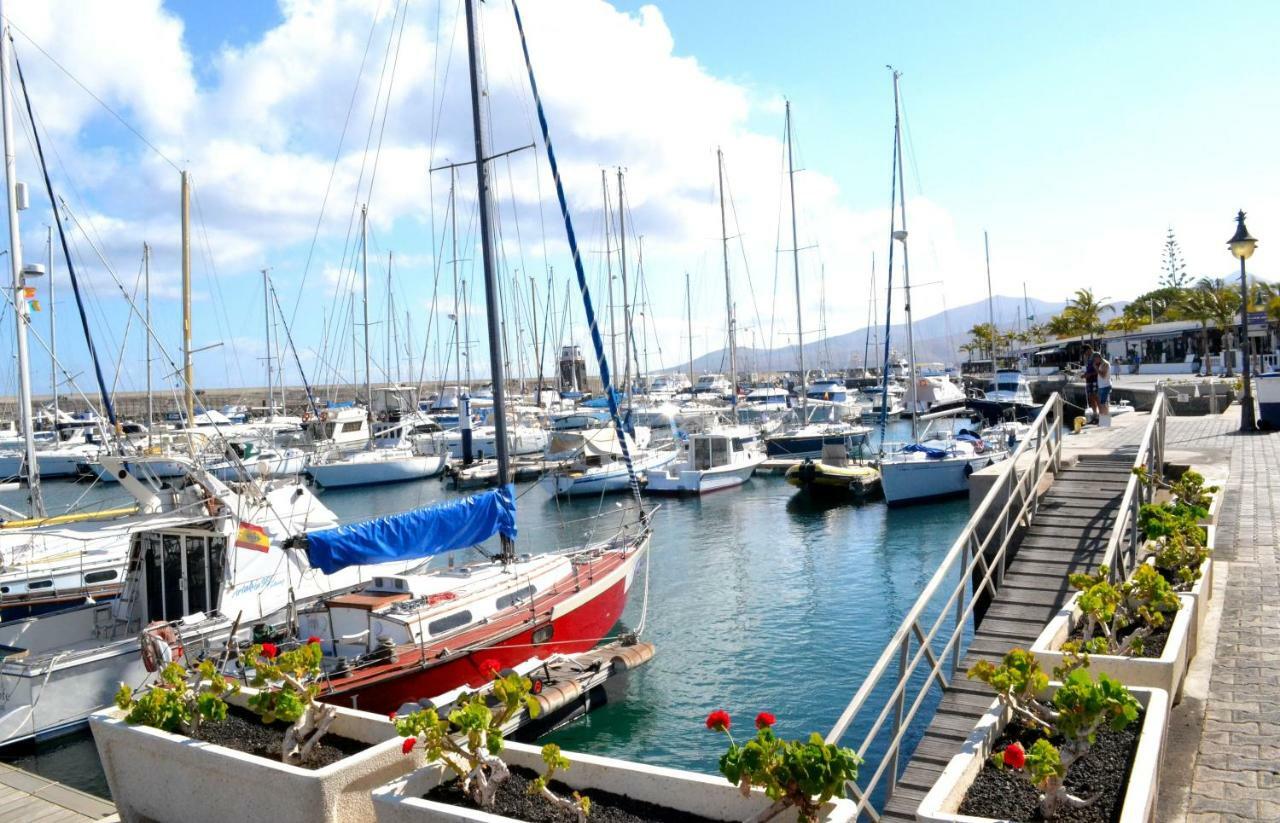 Botel Cozy Boat To Unwind By The Ocean