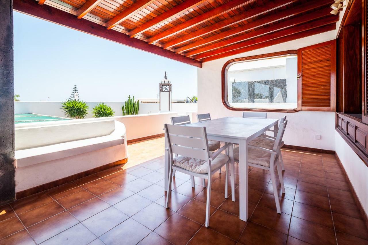 Magnífica Al Lado Del Mar