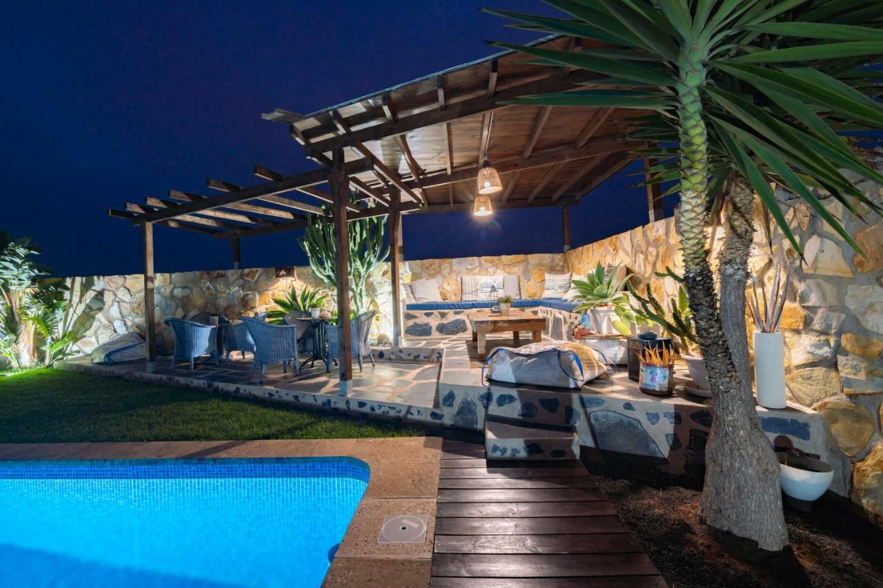 Kalufa Surf House *