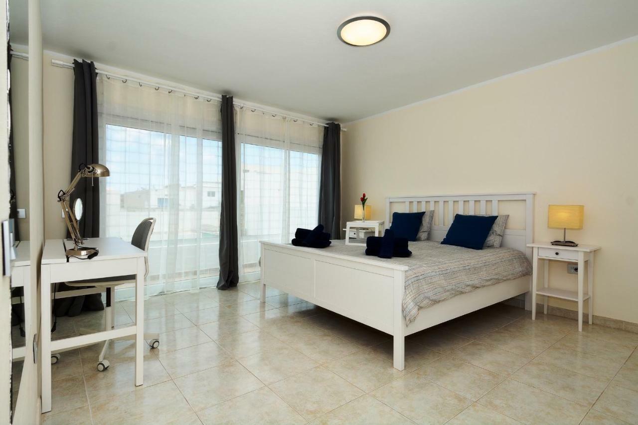Hannah - Stunning Sea Views - Roof Terrace Villa