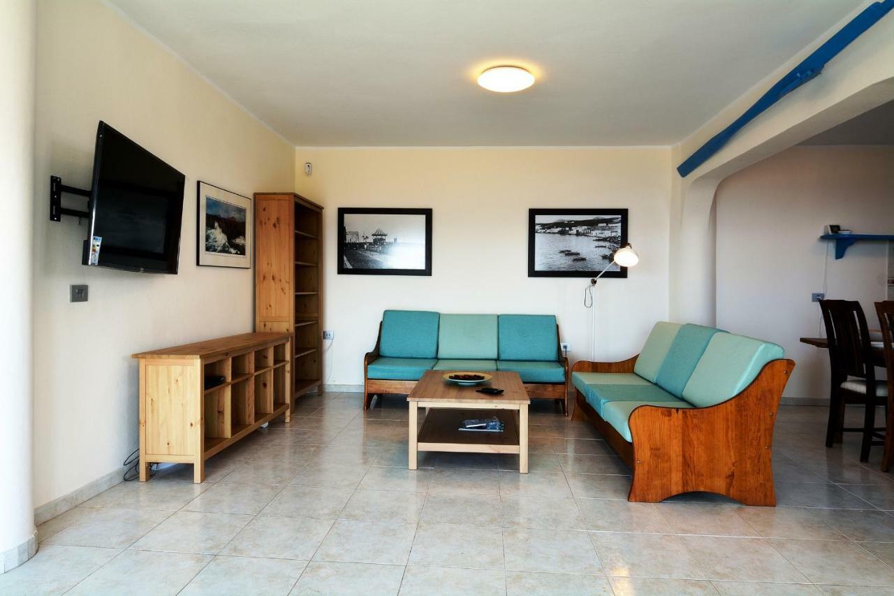 Hannah - Stunning Sea Views - Roof Terrace *