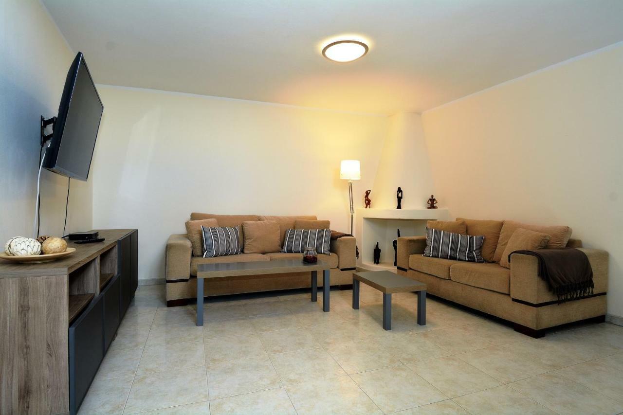 Hannah - Stunning Sea Views - Roof Terrace Villa Costa Teguise