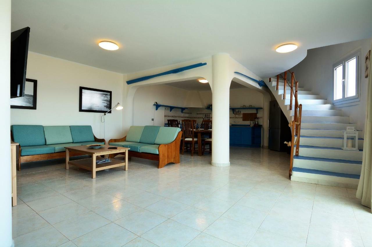 Villa Hannah - Stunning Sea Views - Roof Terrace *