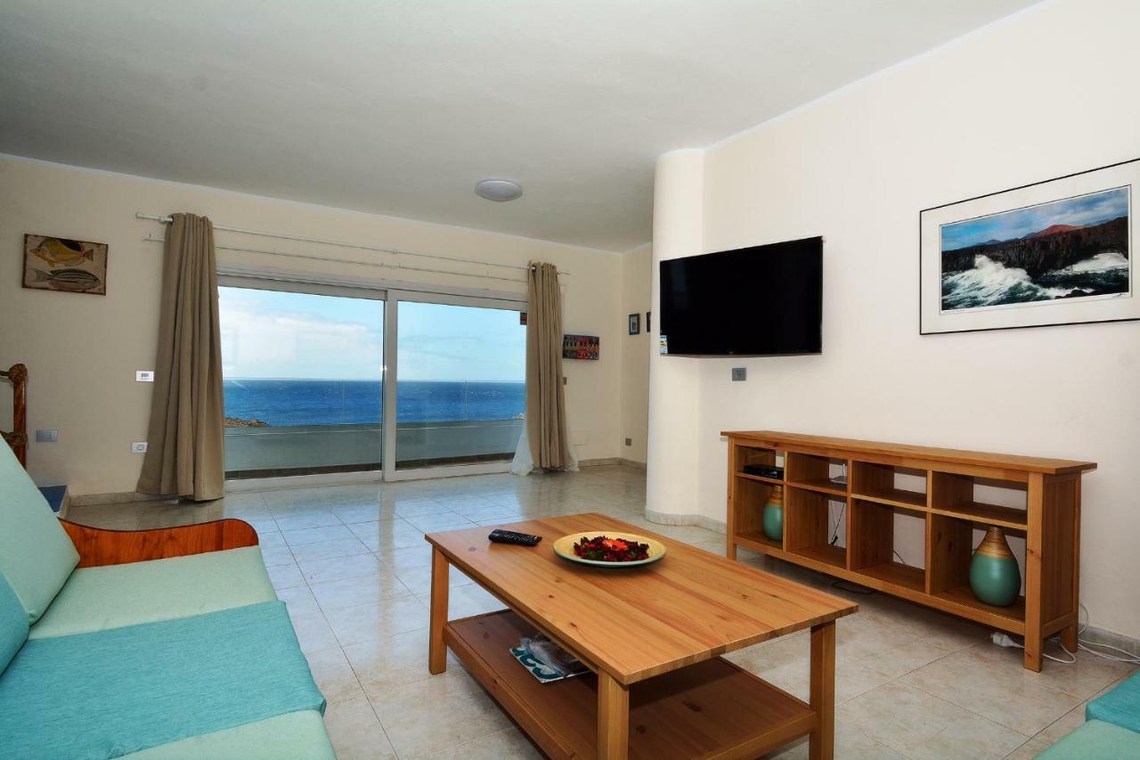 Hannah - Stunning Sea Views - Roof Terrace *