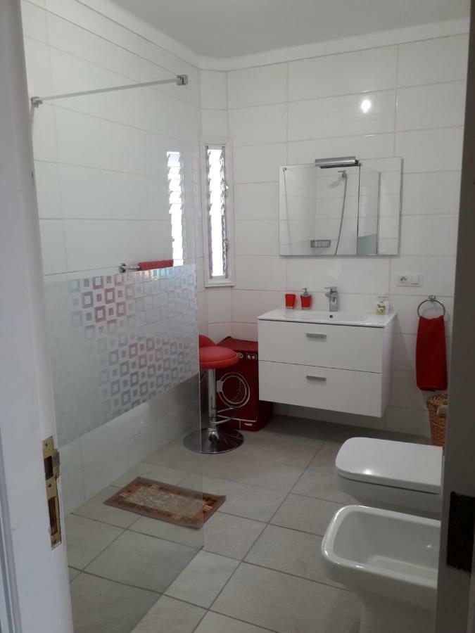 No.7 Nova , Av. Francia * Puerto del Carmen (Lanzarote)