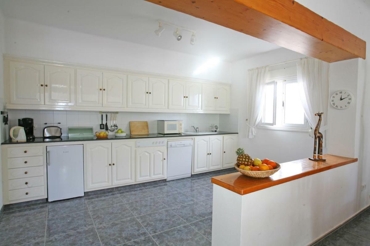 Casas Piedras * Tias