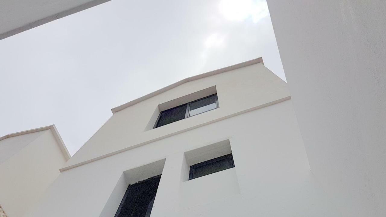 The White House * Orzola