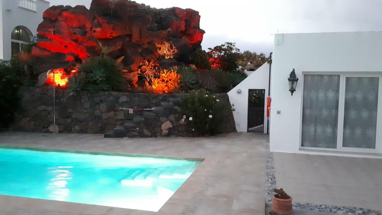 Essence: Detached Retreat With Heated Pool And Stunning Views
