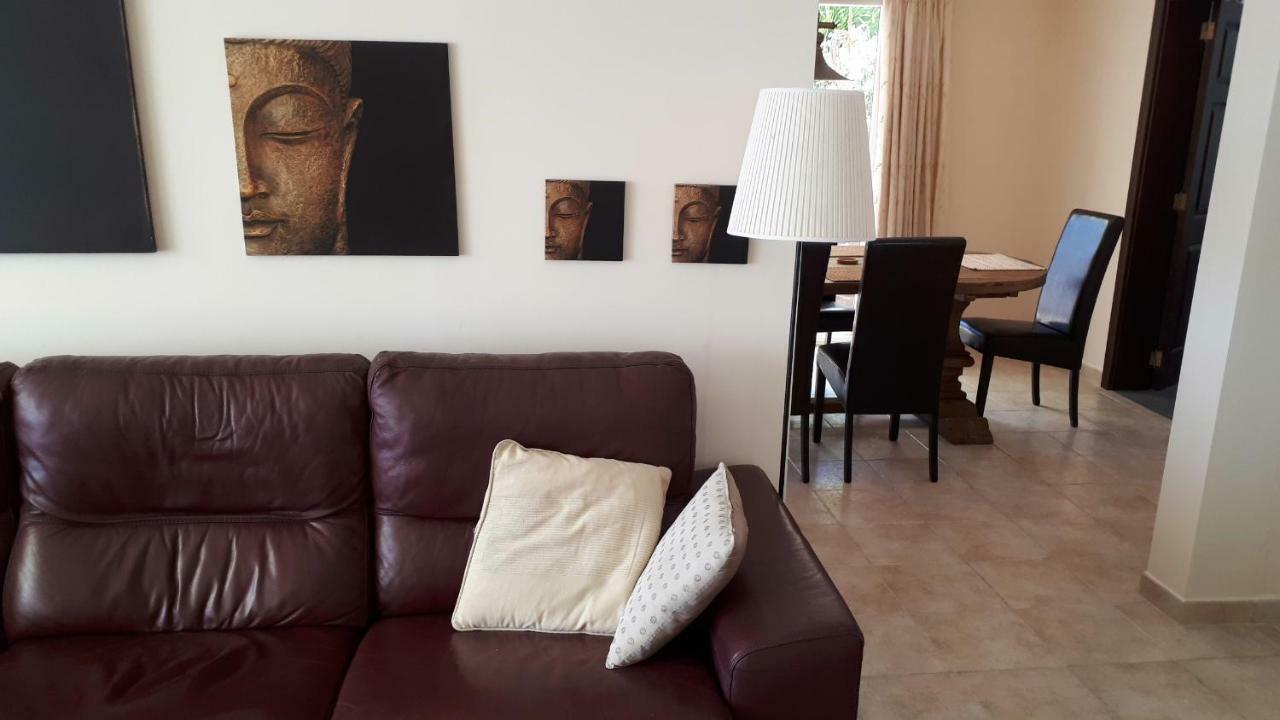 Essence: Detached Retreat With Heated Pool And Stunning Views Tias