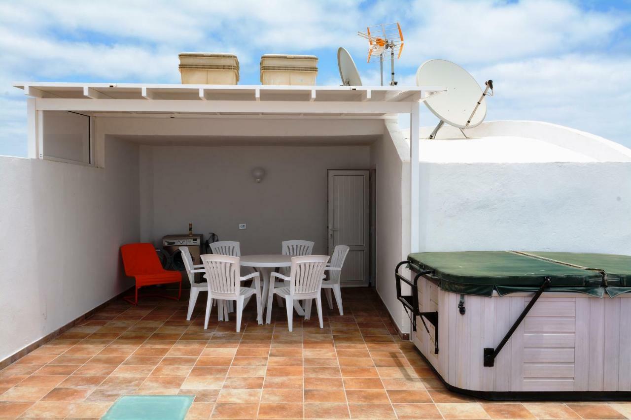 Hannah - Stunning Sea Views - Roof Terrace *