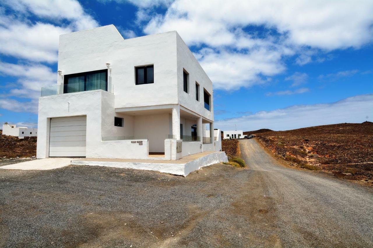 Hannah - Stunning Sea Views - Roof Terrace