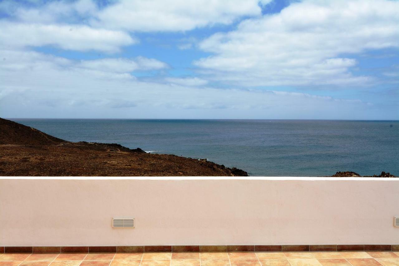 Villa Hannah - Stunning Sea Views - Roof Terrace *