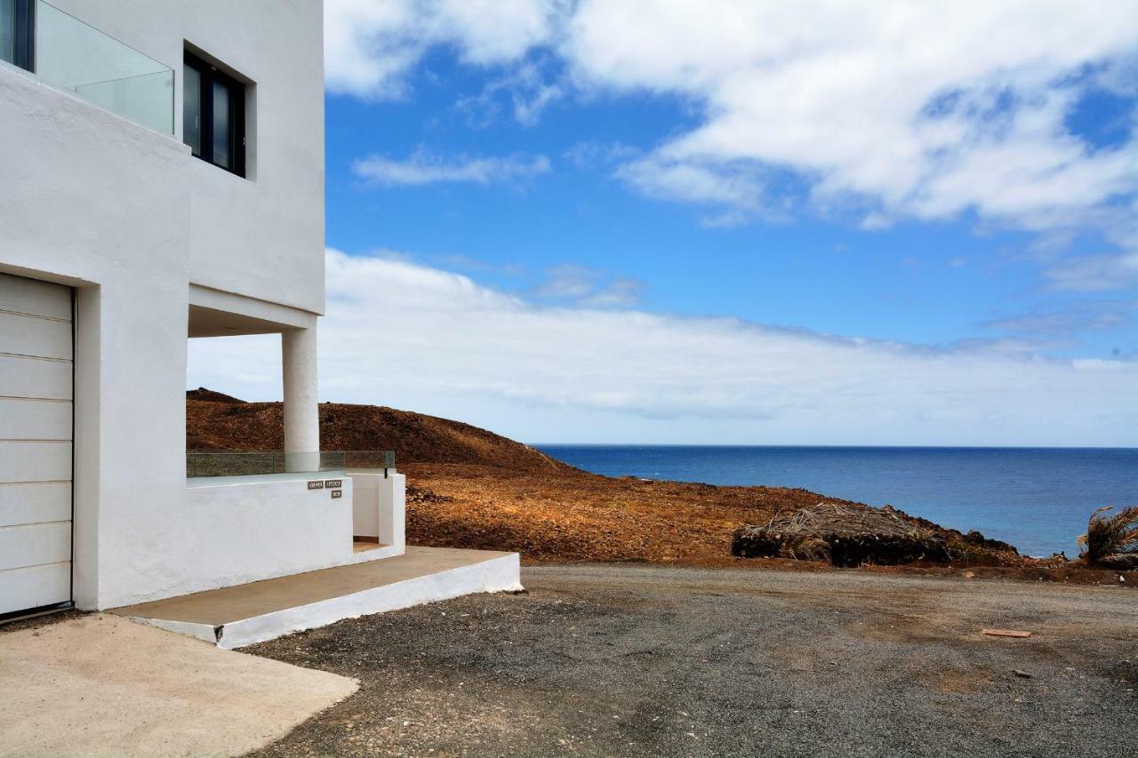Hannah - Stunning Sea Views - Roof Terrace *