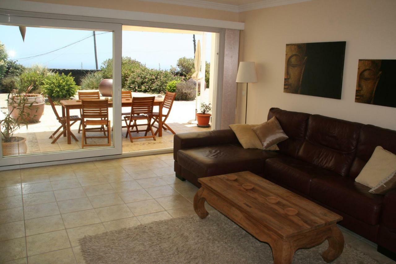 Essence: Detached Retreat With Heated Pool And Stunning Views Tias