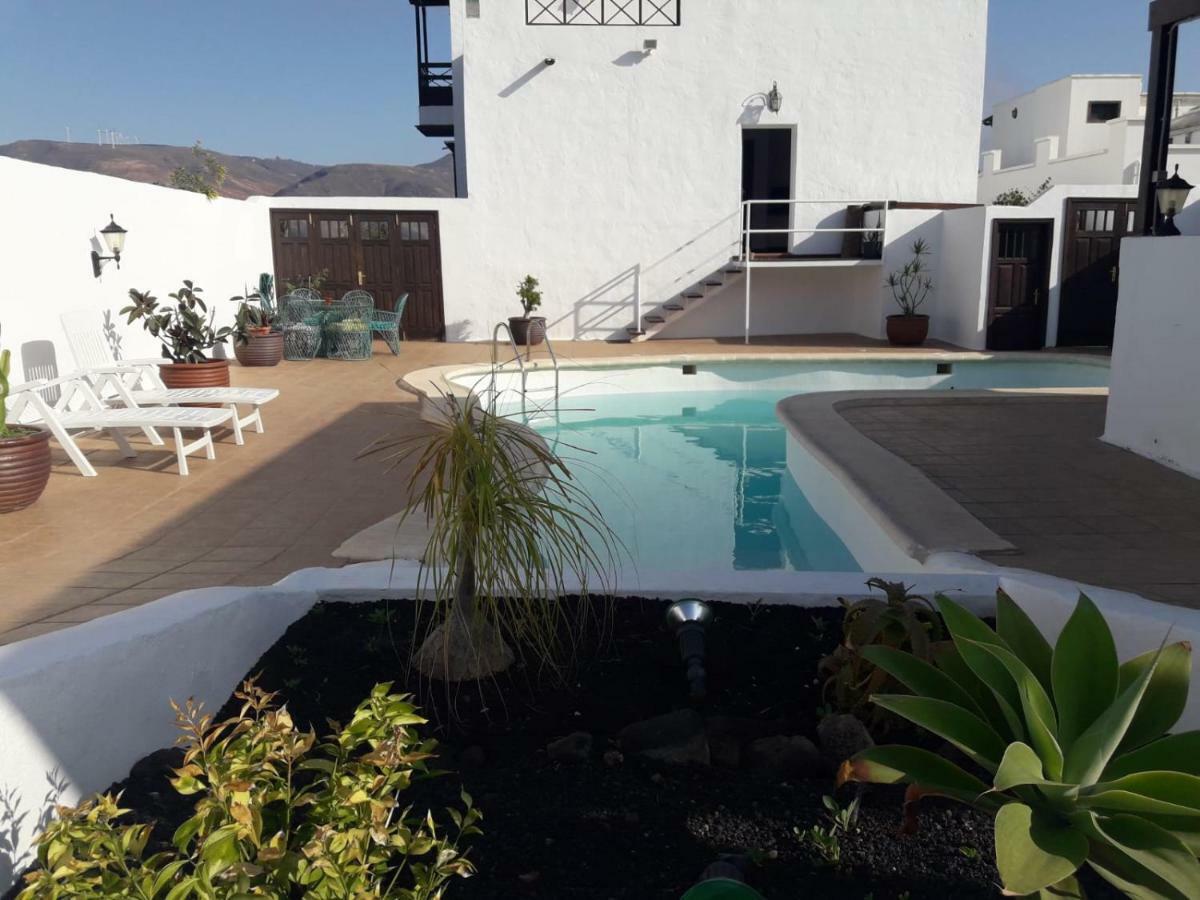 El Meridiano Bed and breakfast Guatiza