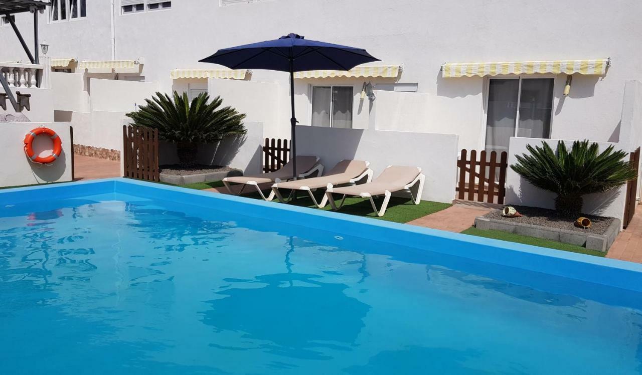 Villa Roja, Apartments; Quiet, Small&Central Resort; Reservado para clientes; Fiesta prohibidos * Tías