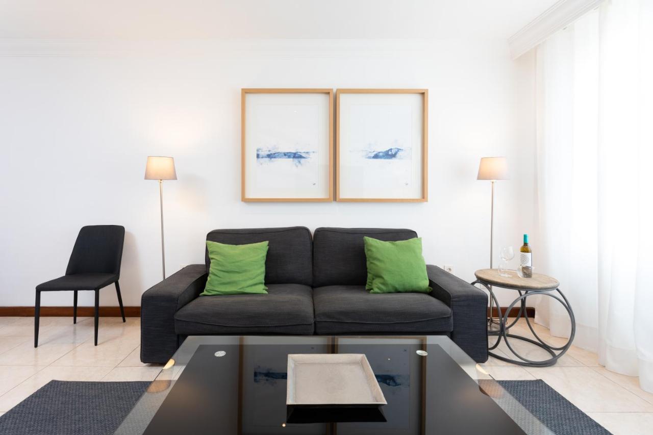 Apartment & Balcony 3c *