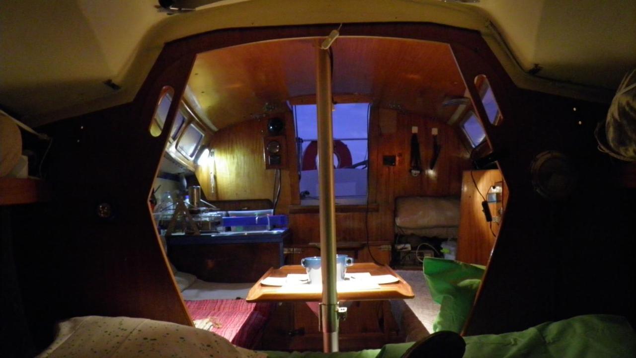 Velero Freja Hotel en barco