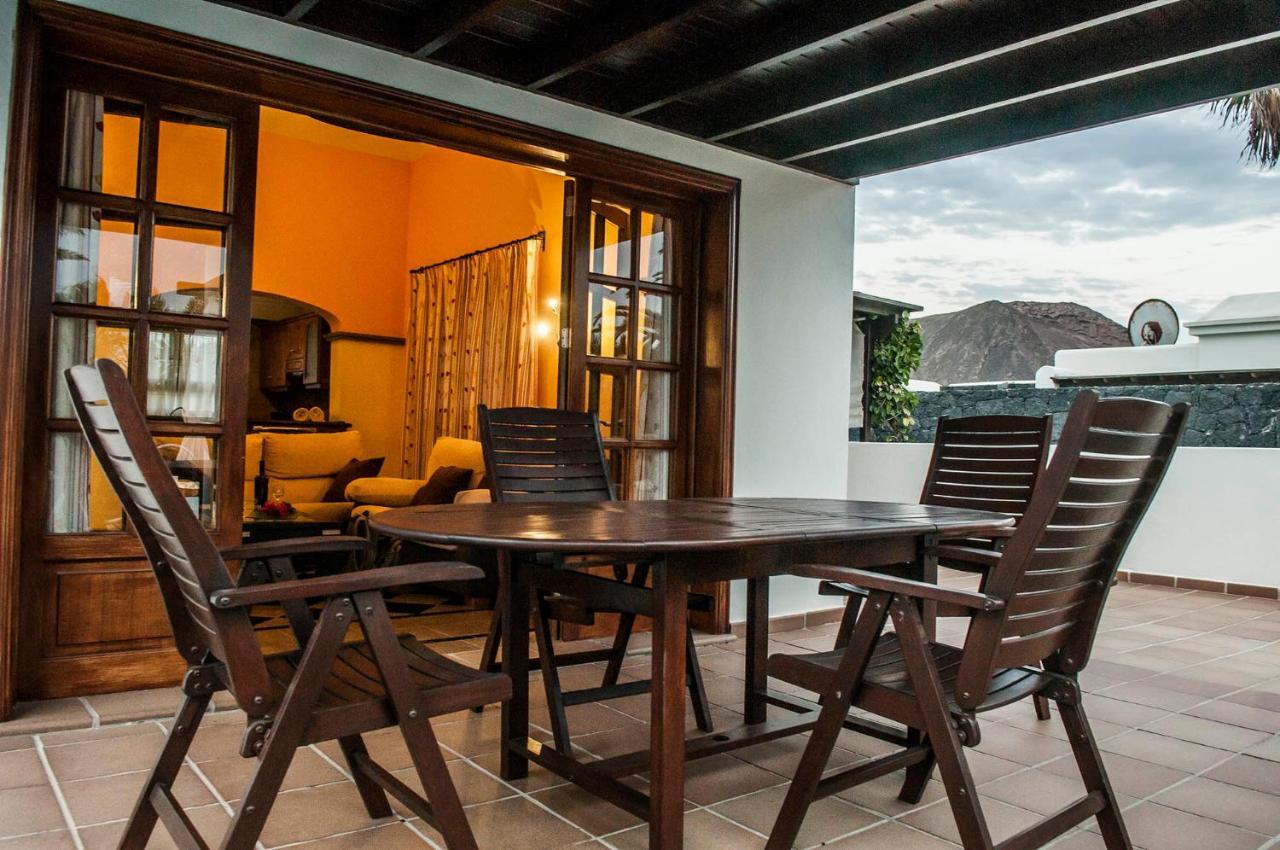Rosa Playa Blanca Villa *
