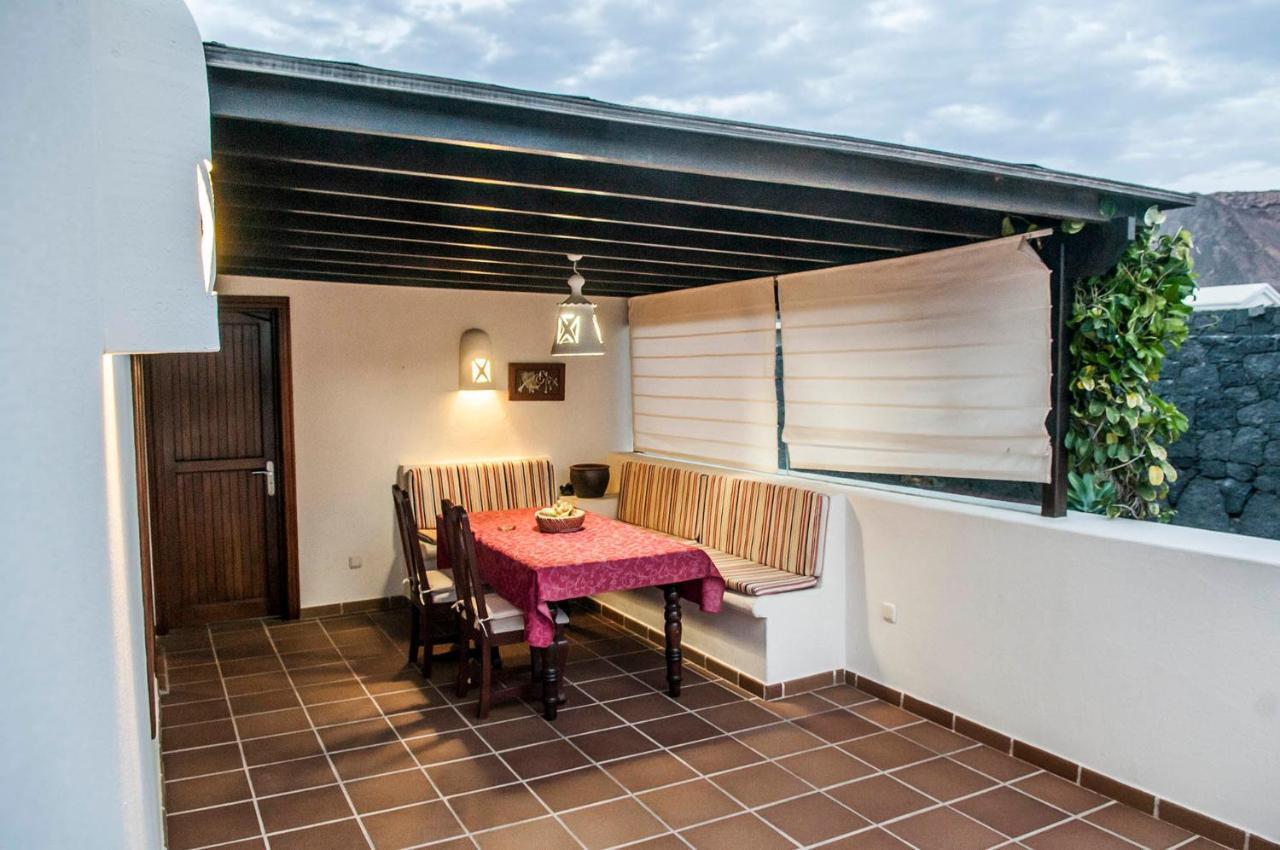 Rosa Playa Blanca Villa *