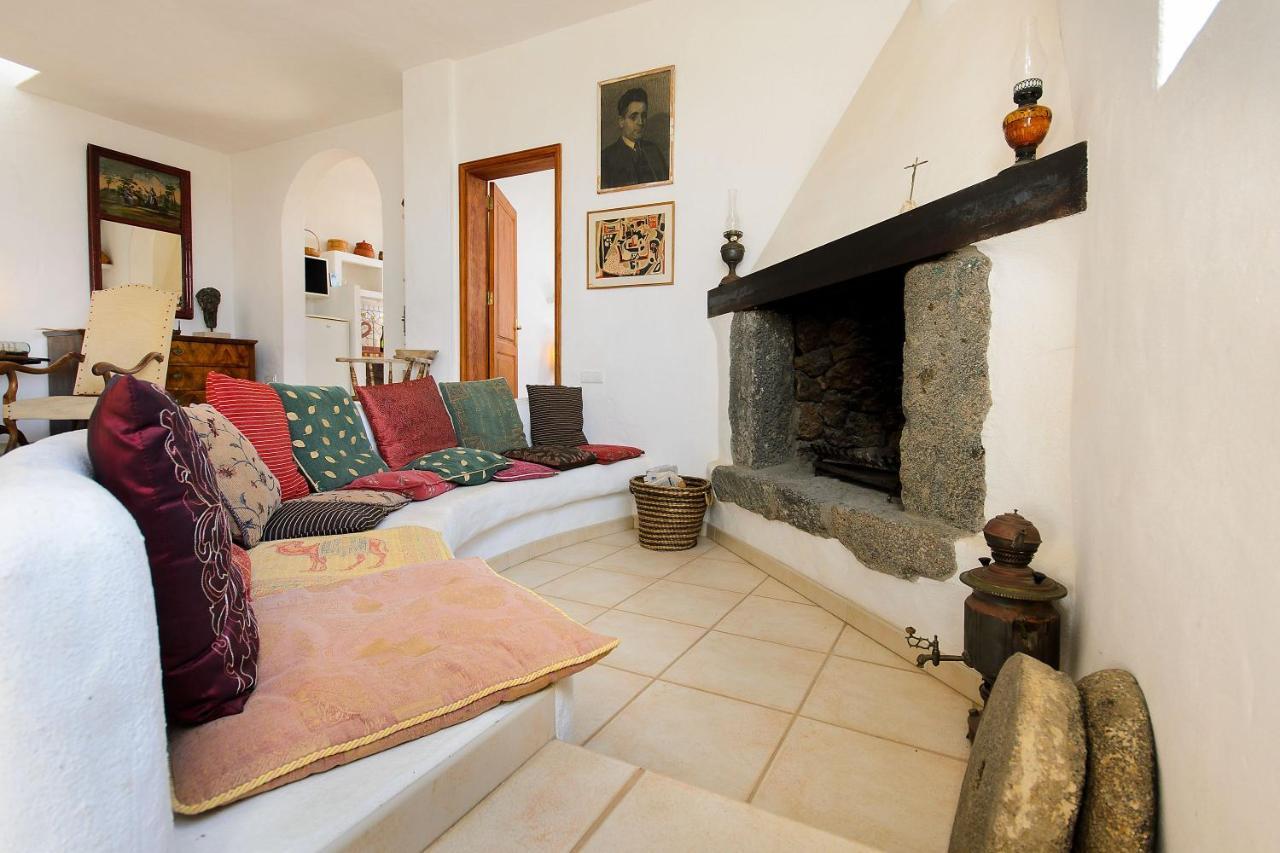 La Bodega - House On Volcano With A Piano * Haria