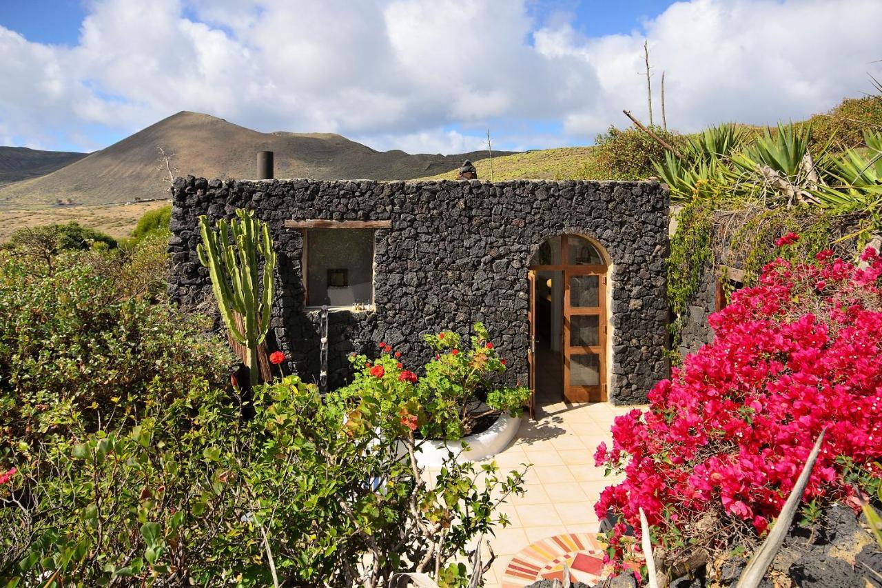 La Bodega - House On Volcano With A Piano Villa Haria