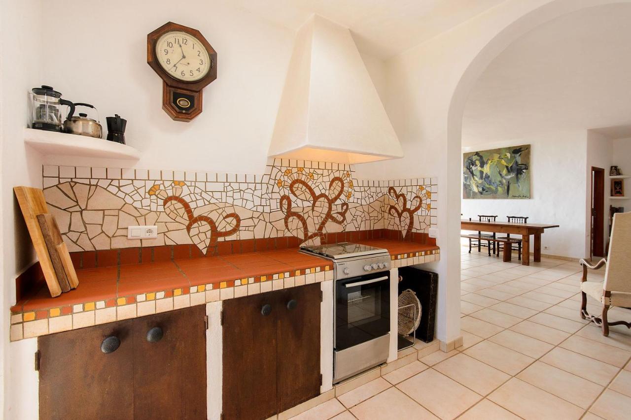 La Bodega - House On Volcano With A Piano Haria