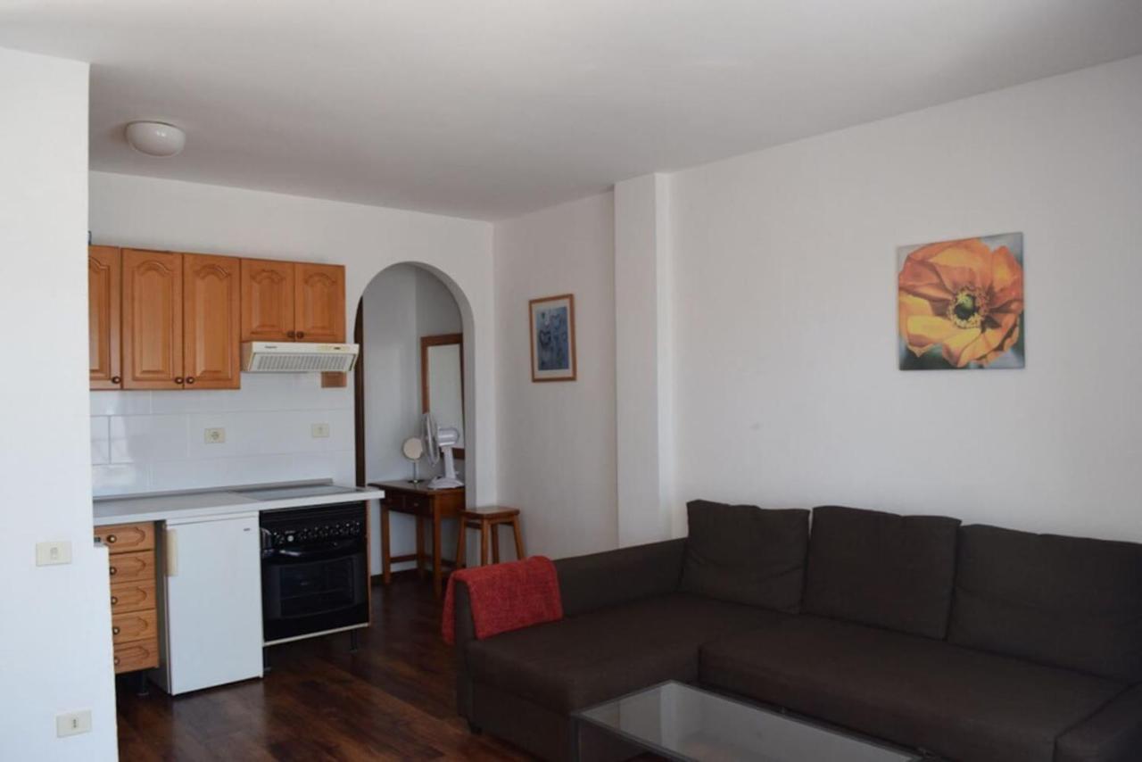 Apartamento Reni Tías