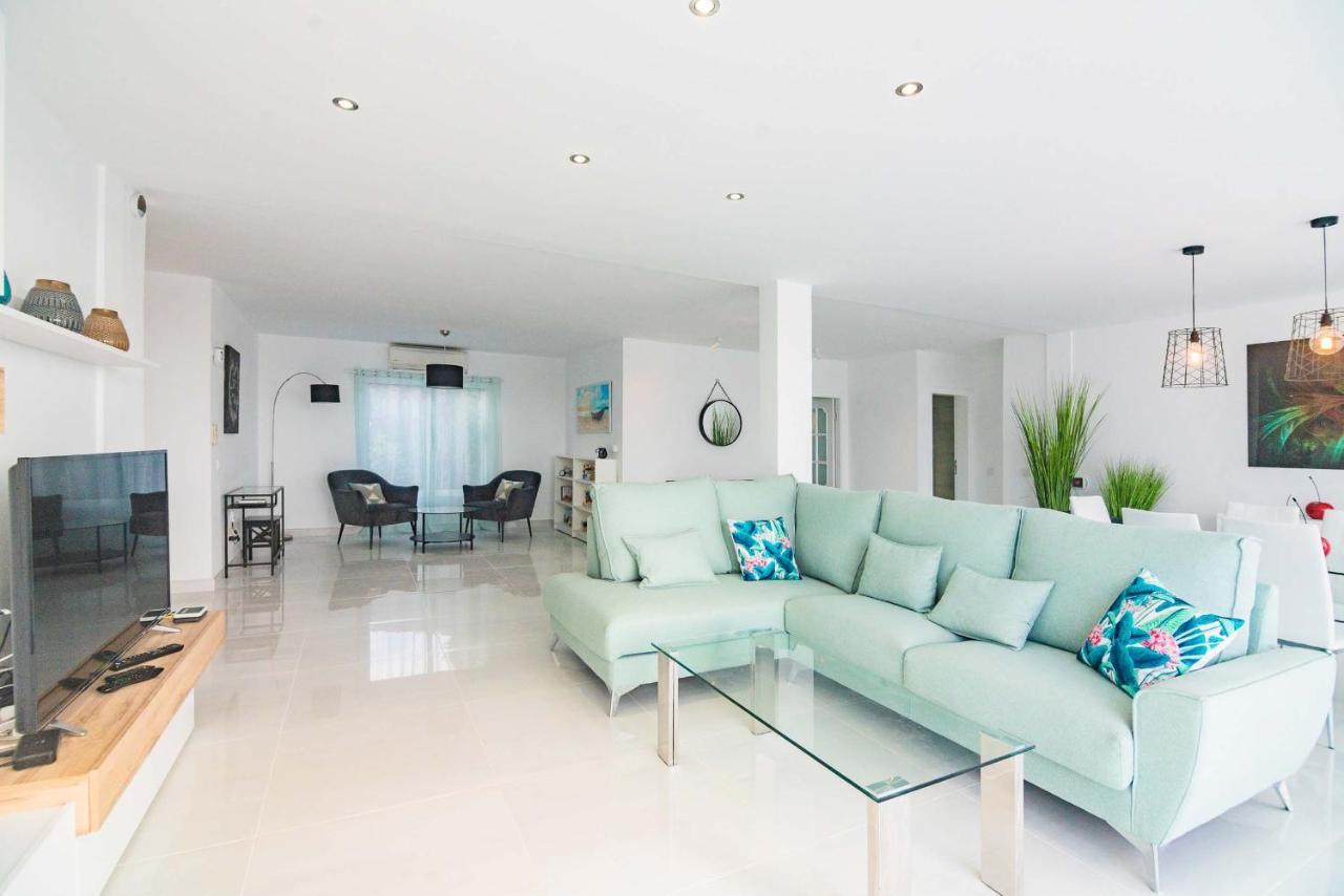 Dreams Villa *