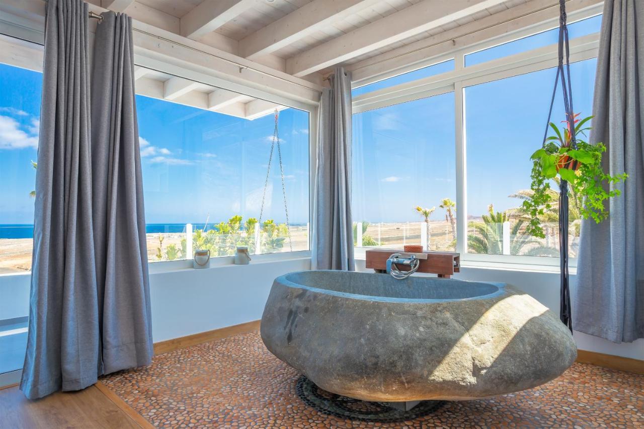 Palacio And Yurt - 2 Pools - Hot Tub - Fantastic Sea Views *