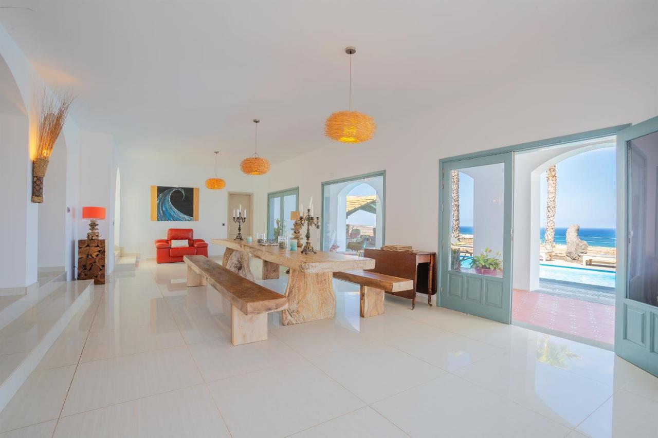 Villa Palacio And Yurt - 2 Pools - Hot Tub - Fantastic Sea Views *