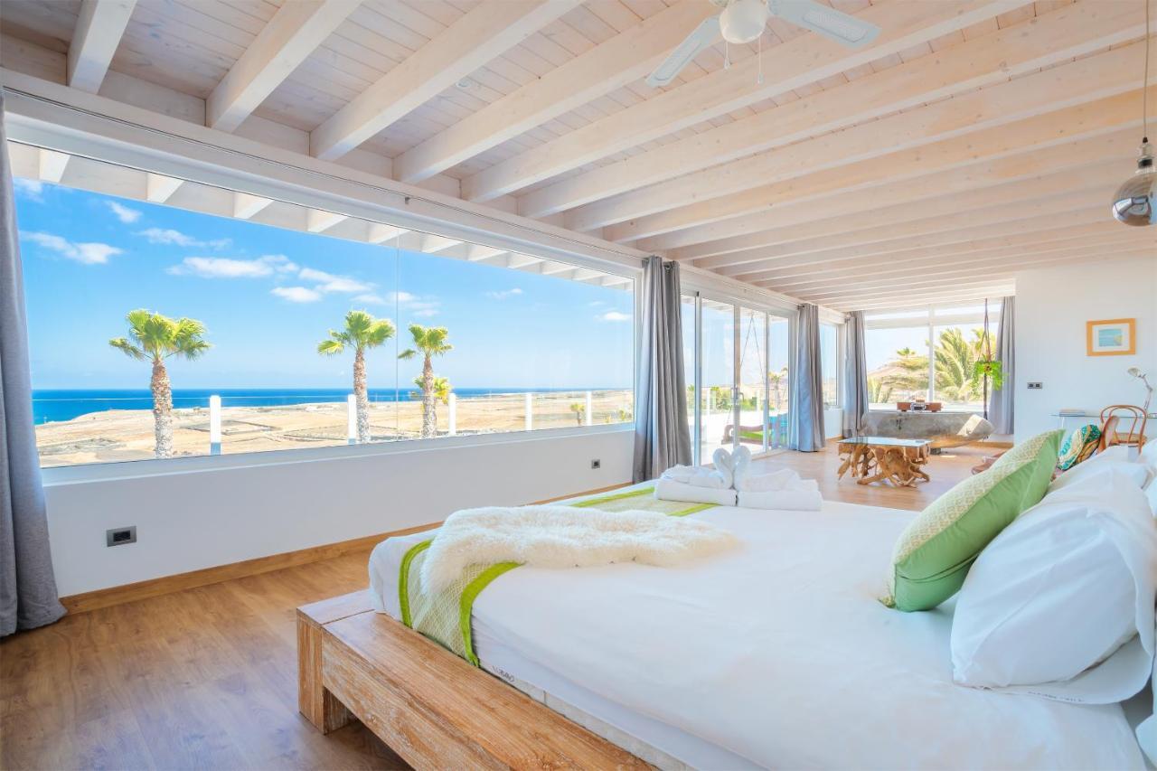 Palacio And Yurt - 2 Pools - Hot Tub - Fantastic Sea Views Villa
