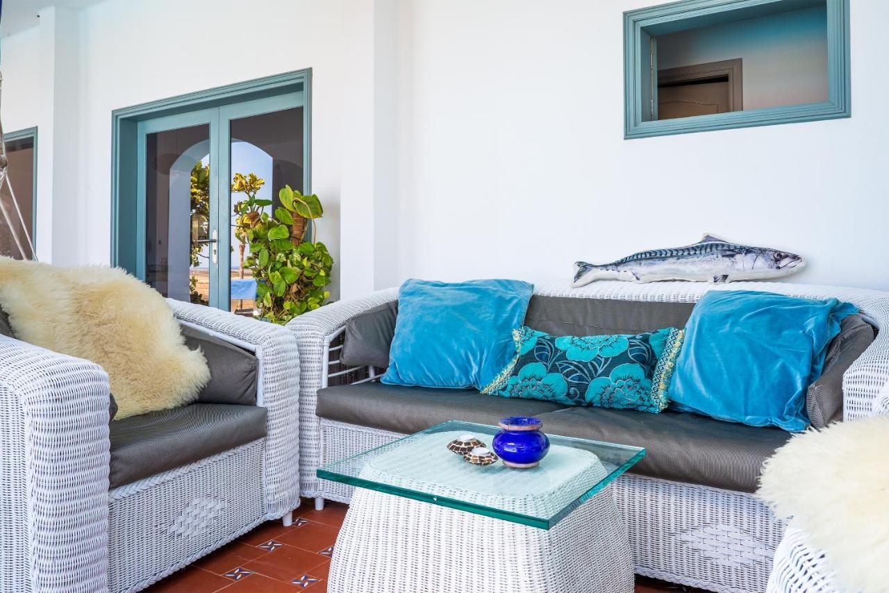 Palacio And Yurt - 2 Pools - Hot Tub - Fantastic Sea Views Villa *
