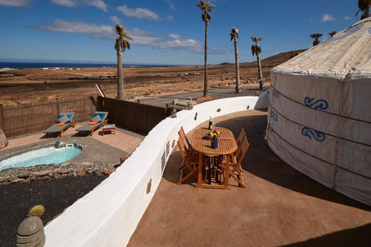Palacio And Yurt - 2 Pools - Hot Tub - Fantastic Sea Views Tabayesco