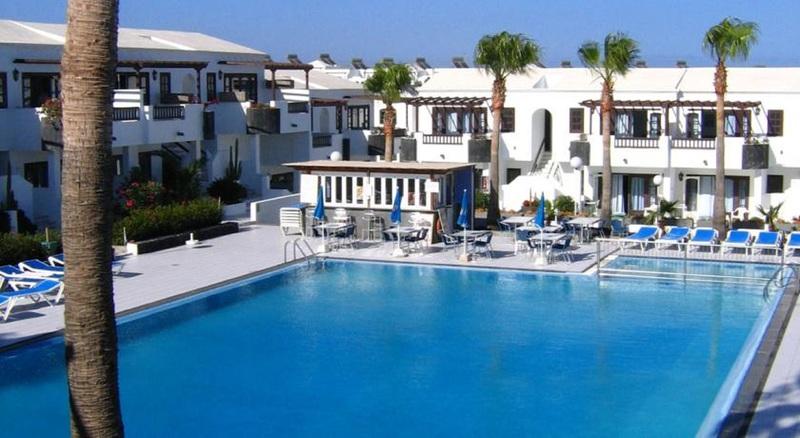 Aparthotel Plaza Azul 2*