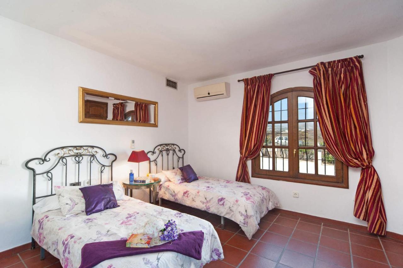 Nikki Puerto Del Carmen Villa