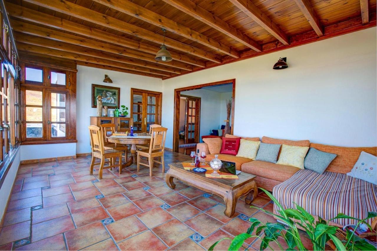 Villa Casa Acequia Tinajo