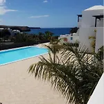 Casa Hondartza, situada en urbanización en primera línea