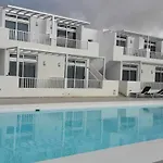 LOS GRACIOSEROS Sol y Piscina