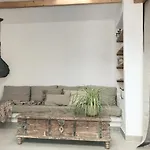 Casita Blanca Cerca De Timanfaya