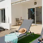 Luxurious Bungalow A2 In A Quiet Complex With Pool 100M From The Sea