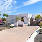 Holiday house Casa Mariposa in Tabayesco