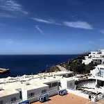Stylish And Modern Studio With Stunning Sea Views