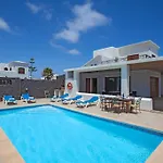 Wunderschoene, Umweltfreundliche Villa Am Meer