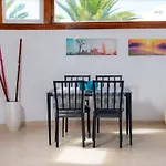 Las Arecas Family House