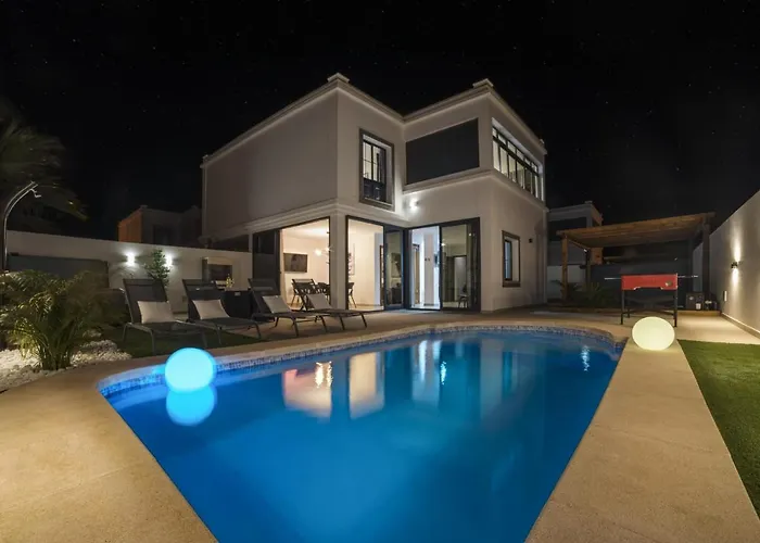Villa Flamboyan