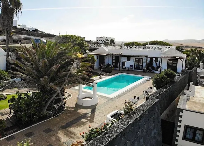 Oasis Surf House